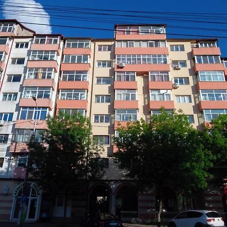 Studio With A View In City Center ทาร์โกวิชเต ภายนอก รูปภาพ