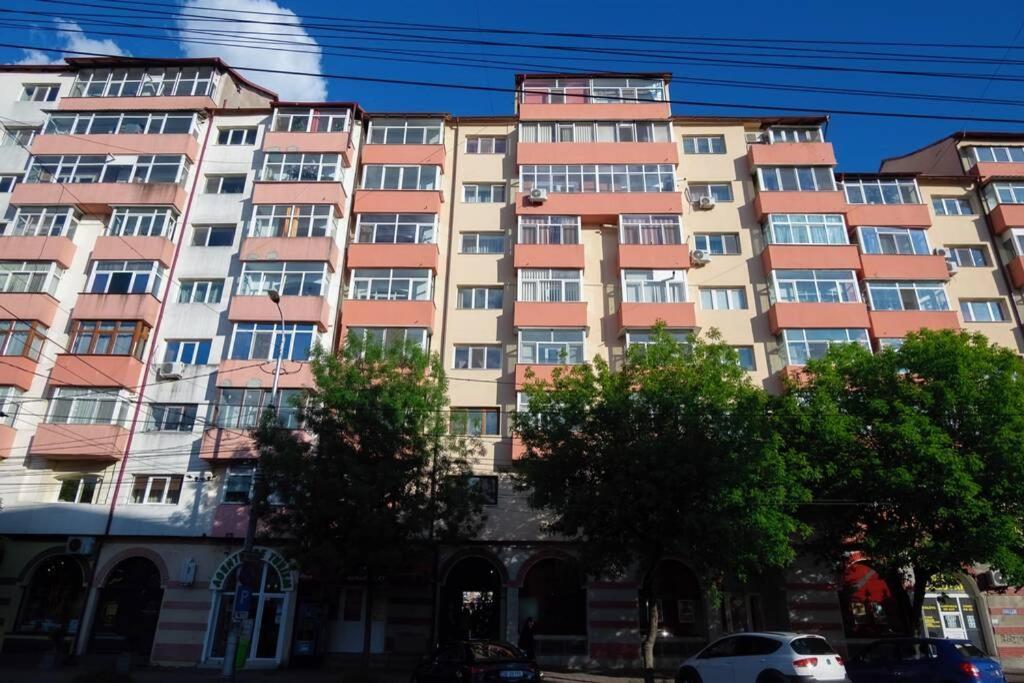 Studio With A View In City Center ทาร์โกวิชเต ภายนอก รูปภาพ